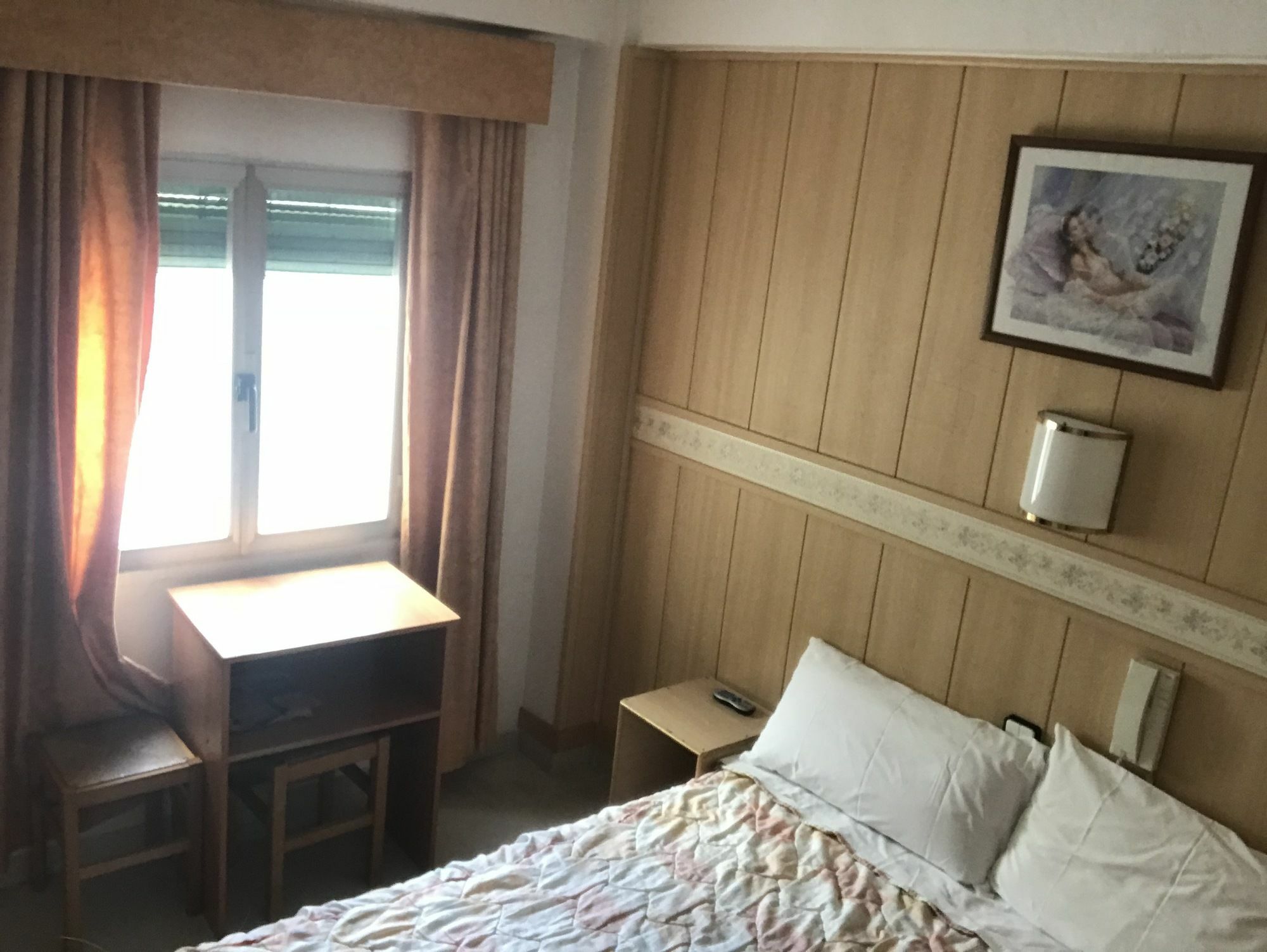 Pension Venecia Салоу Экстерьер фото